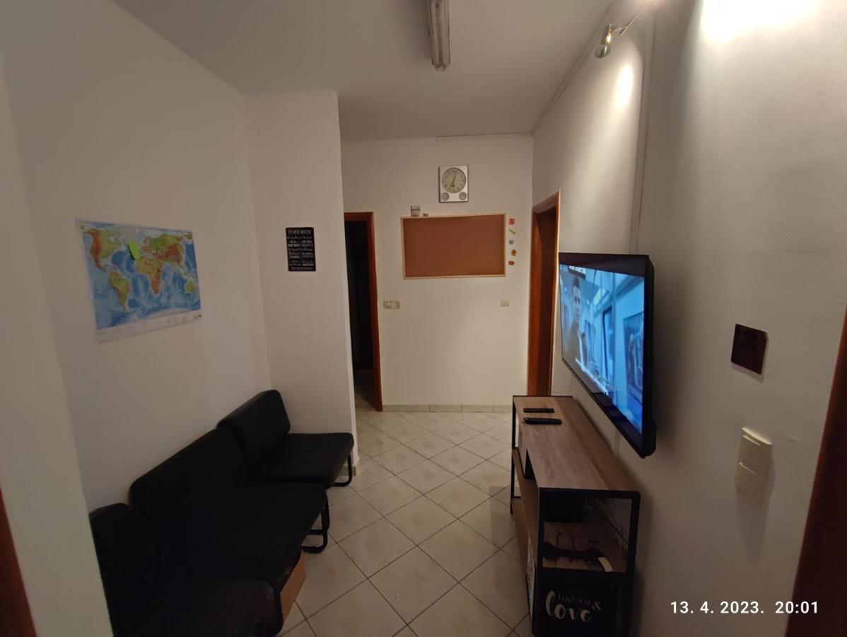 Impact House Split旅舍 外观 照片