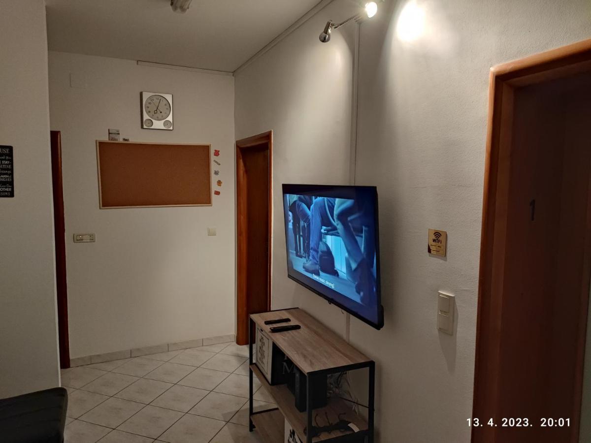 Impact House Split旅舍 外观 照片